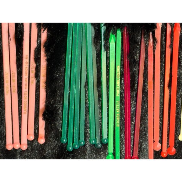 Vintage Assorted Plastic Swizzle Sticks Collectible Set - Flamingo Hotel 24 - Picture 2 of 9